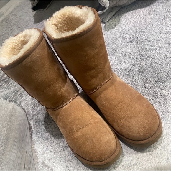 Chesnut calf high Ugg boots - Picture 2 of 6